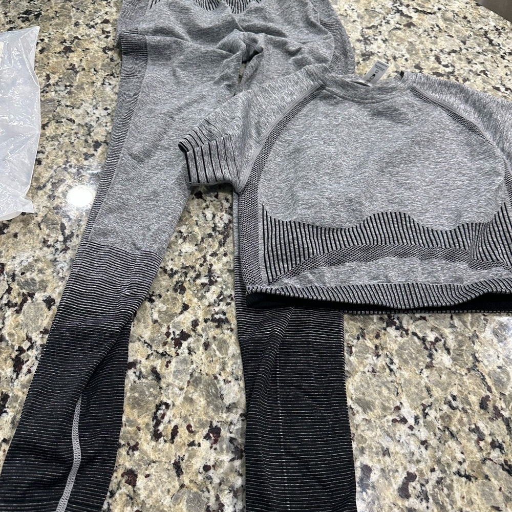 2pc legging workout set size Large
